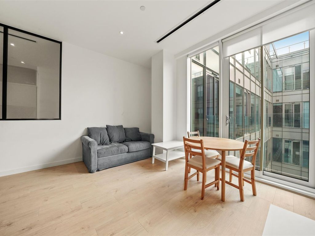 1 bed flat to rent in Great West Road, Brentford TW8 Zoopla