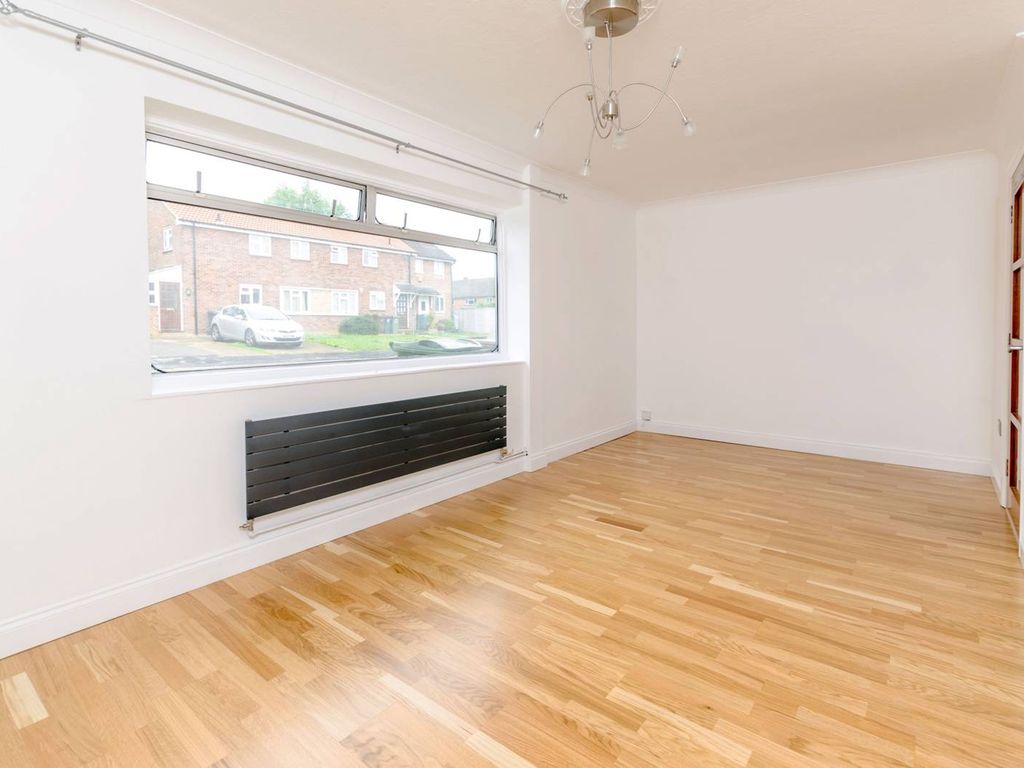 3 bed semidetached house for sale in Rickyard, Park Barn, Guildford GU2, £440,000 Zoopla