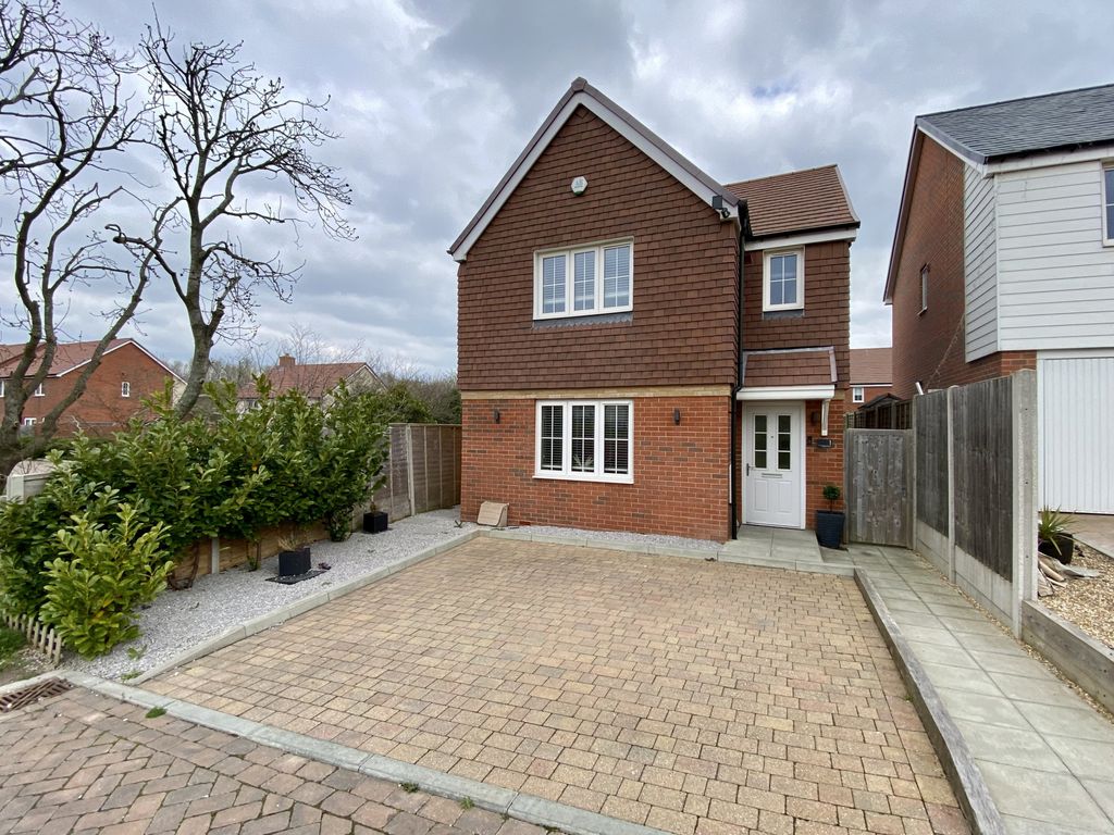 3 bed detached house for sale in Stone Cross, Pevensey, East Sussex