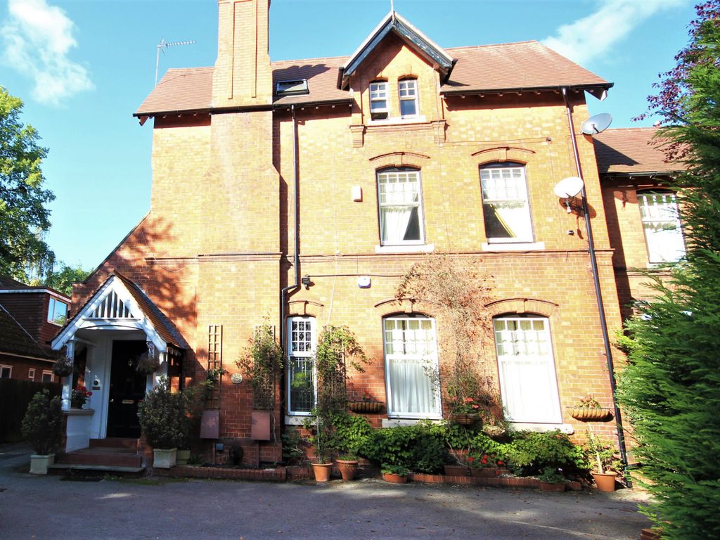 2 bed flat for sale in St. Bernards Road, Solihull B92 Zoopla