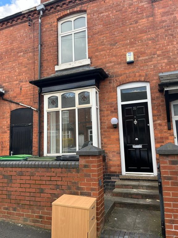 4 bed shared to rent in Dawson Street, Smethwick B66, £