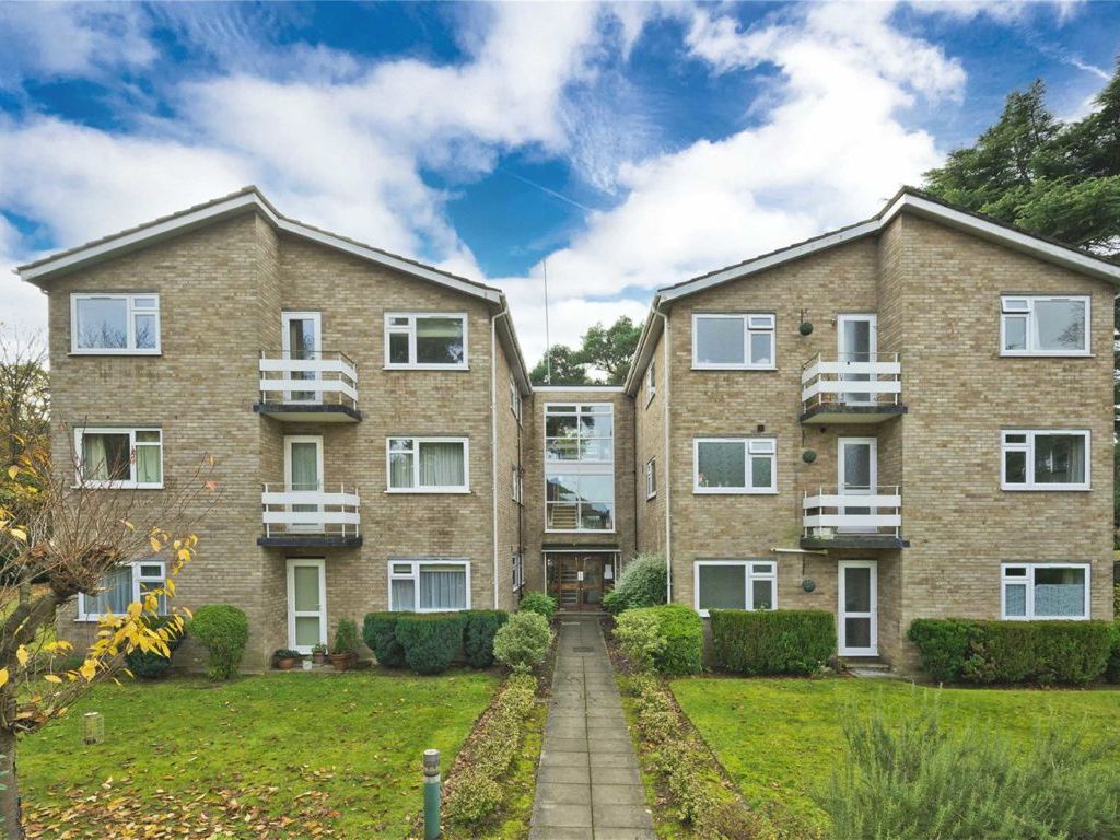 2 bed flat to rent in Coniston Court, Weybridge KT13, £1,500 pcm Zoopla
