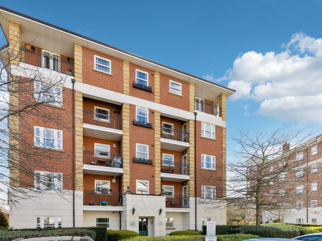 2 bed flat for sale in Trinity Church Road, Barnes SW13, £685,000 Zoopla