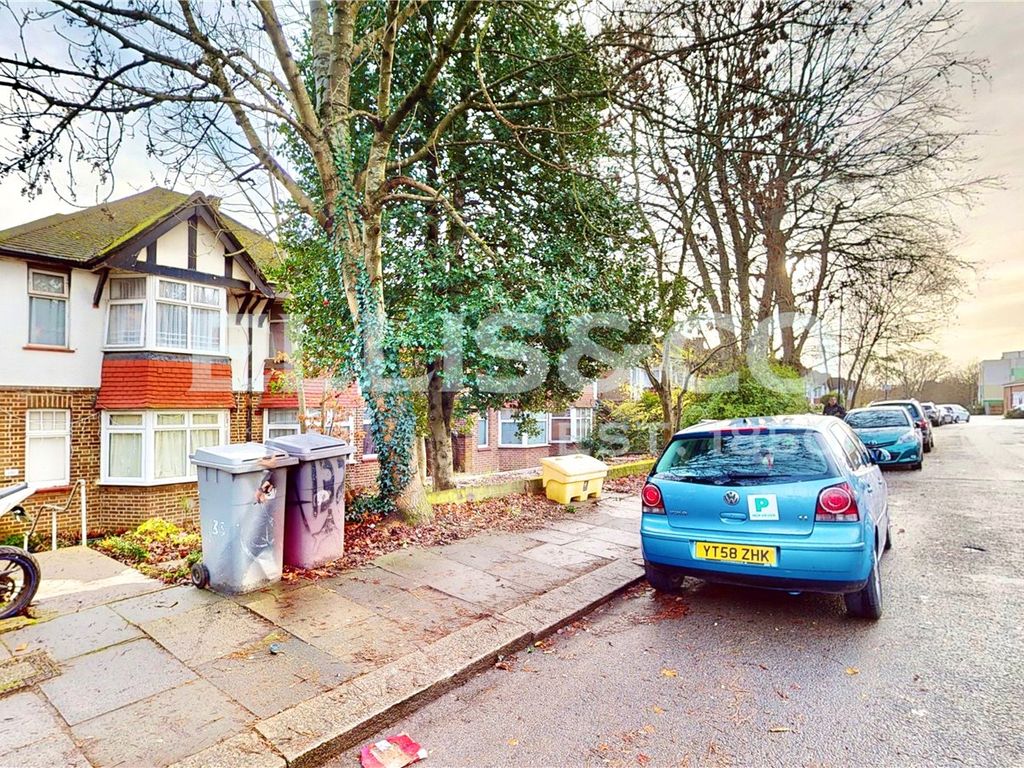 3 bed for sale in Barnhill Road, Wembley HA9, £380,000 Zoopla