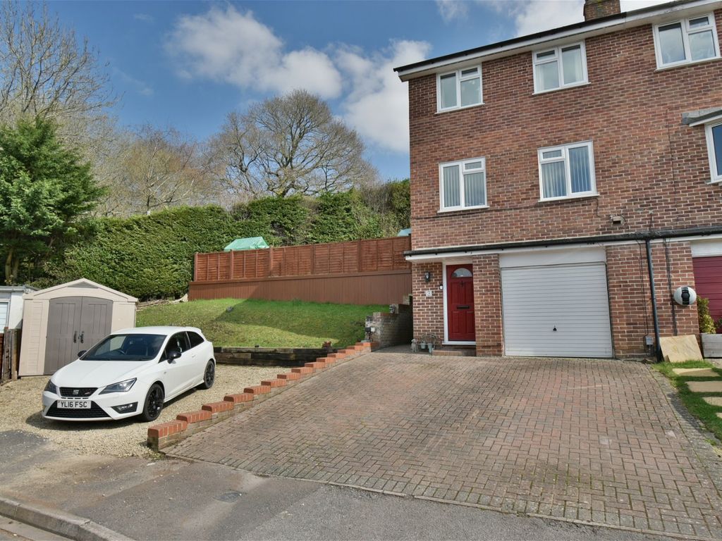 3 bed semidetached house for sale in Pine Ridge, Newbury RG14 Zoopla