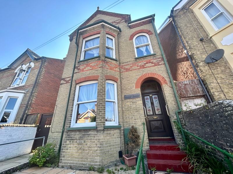 5 bed detached house for sale in Newport Road, Cowes PO31 Zoopla