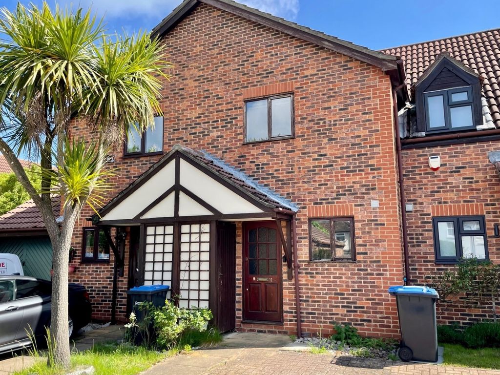 2 bed terraced house for sale in Herndon Close, Egham, Surrey TW20 Zoopla