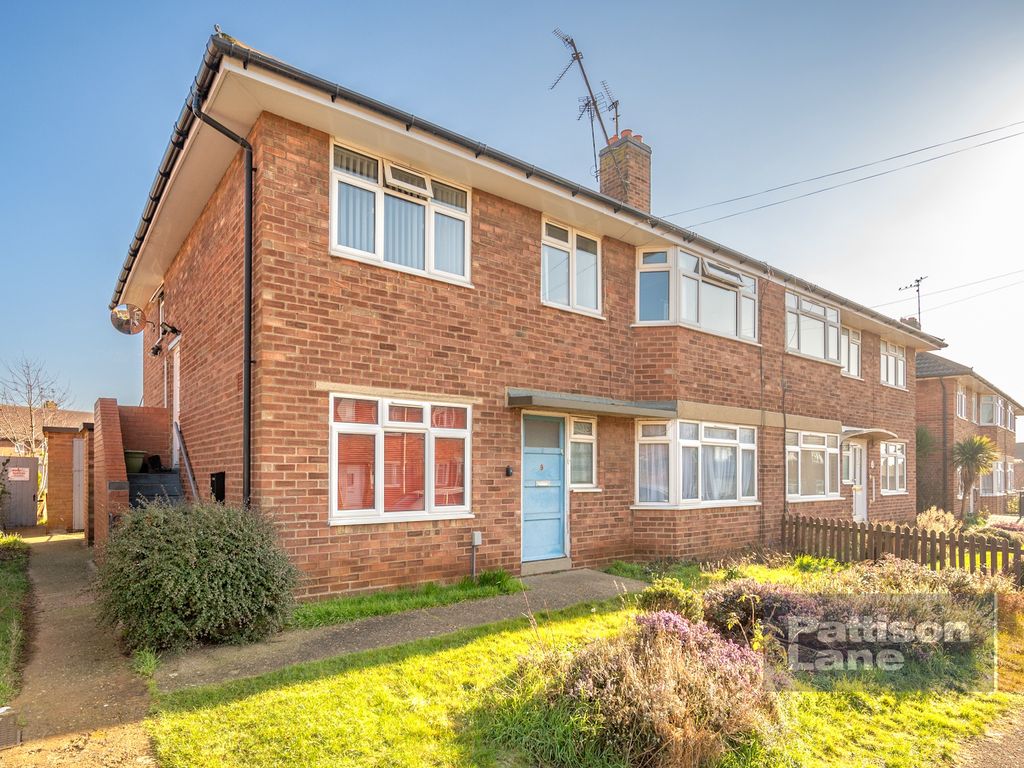 2 bed flat for sale in Hertford Road, Kettering NN15 Zoopla