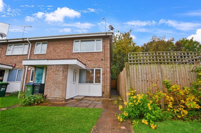 2 bed to rent in Oakthorpe Gardens, Tividale, Oldbury B69, £