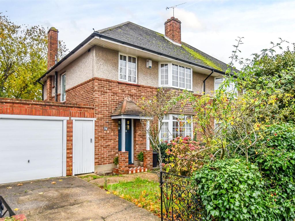 3 bed semidetached house for sale in Canvey Road, LeighOnSea SS9, £