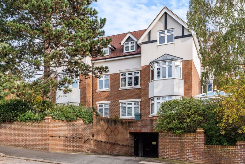 3 bed flat for sale in Russell Hill, Purley CR8 Zoopla