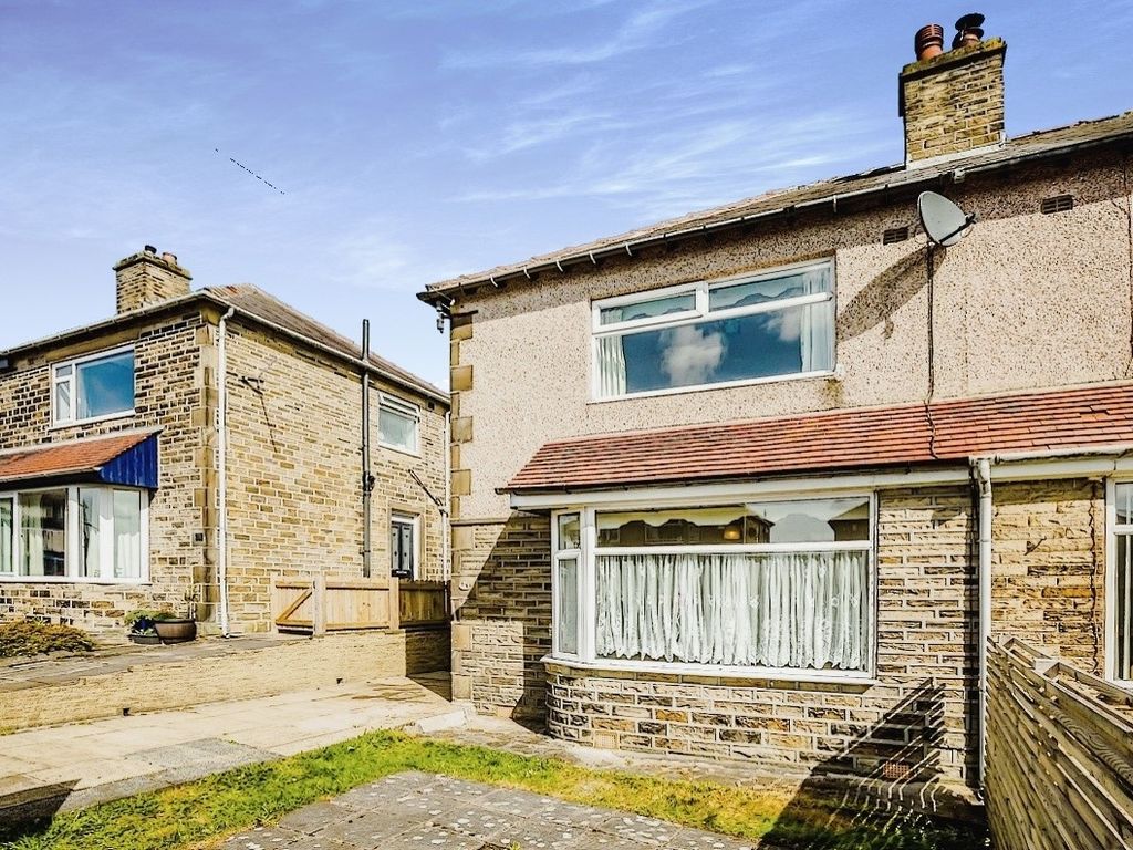 2 bed semidetached house for sale in Gleanings Avenue, Halifax HX2