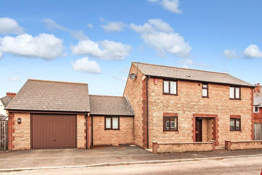 3 bed detached house for sale in Coat Road, Martock TA12 Zoopla