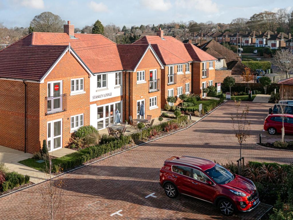 New home, 2 bed flat for sale in Great Tattenhams, Epsom KT18, £663,950