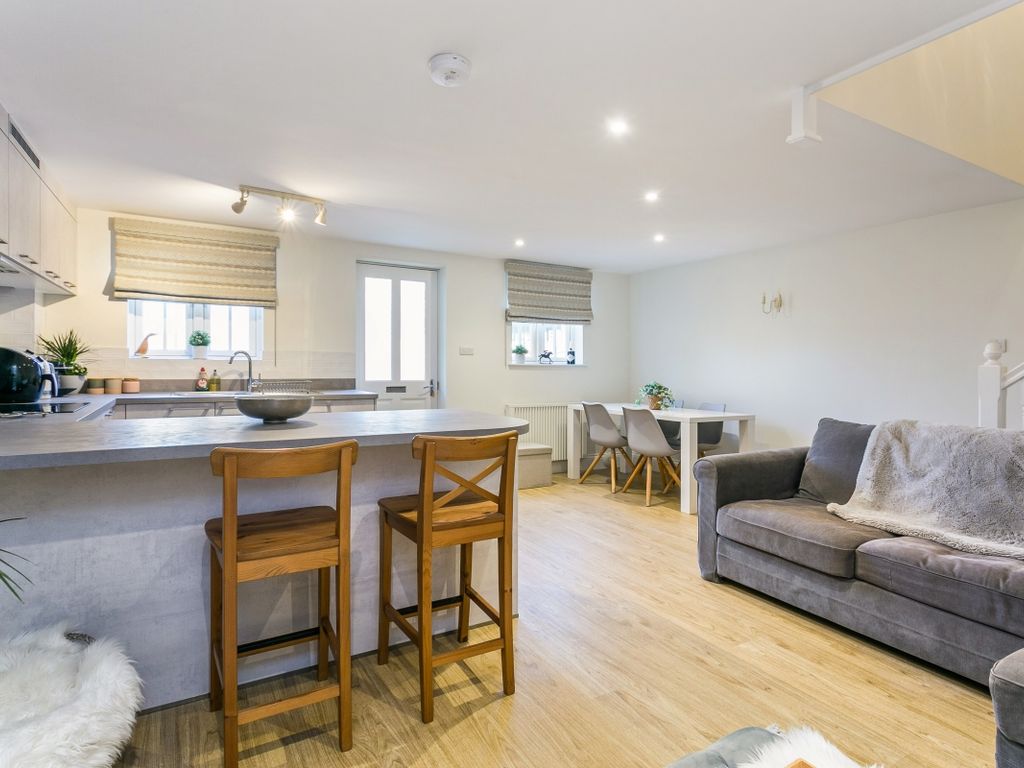 1 bed cottage to rent in Hatchet Lane, Winkfield, Windsor SL4, £1,295