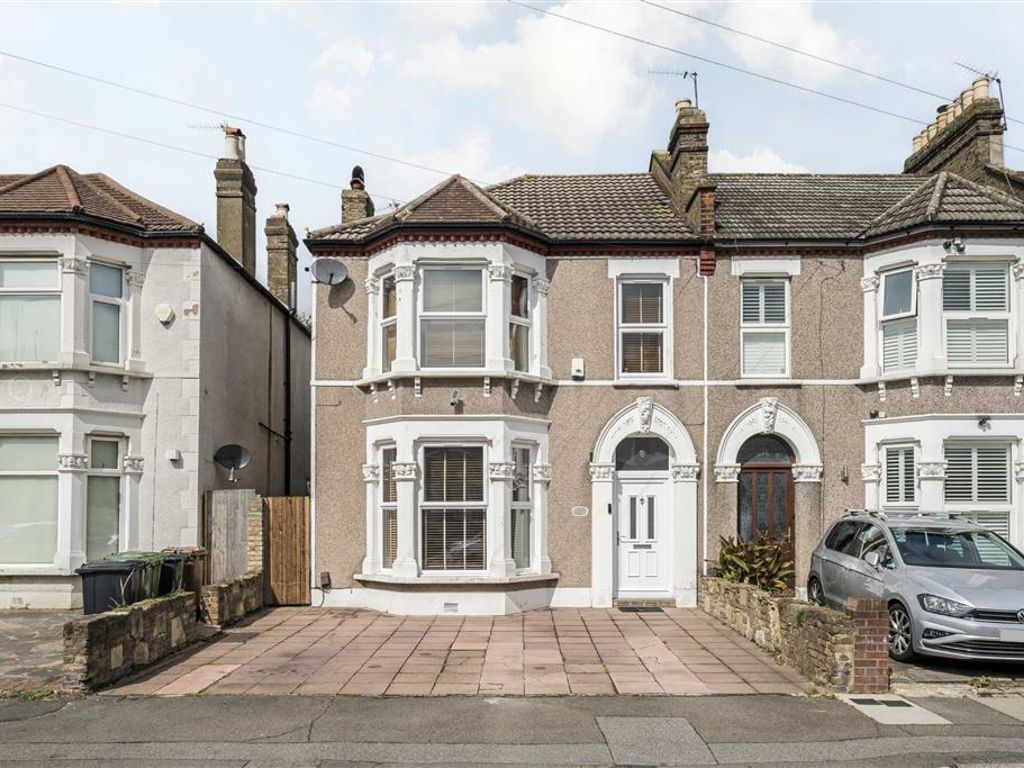 3 bed semidetached house for sale in Hazelbank Road, London SE6, £