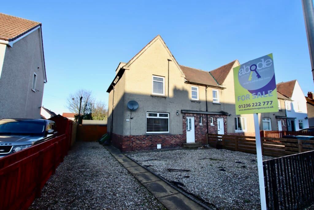 3 bed end terrace house for sale in Craigneuk Ave, Airdrie ML6, £99,999