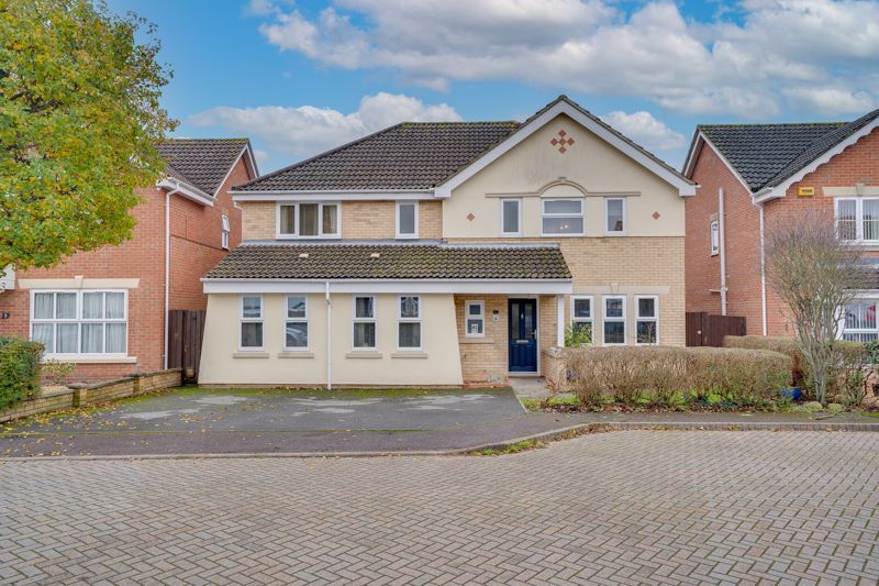 5 bed detached house for sale in Snowdrop Close, Locks Heath