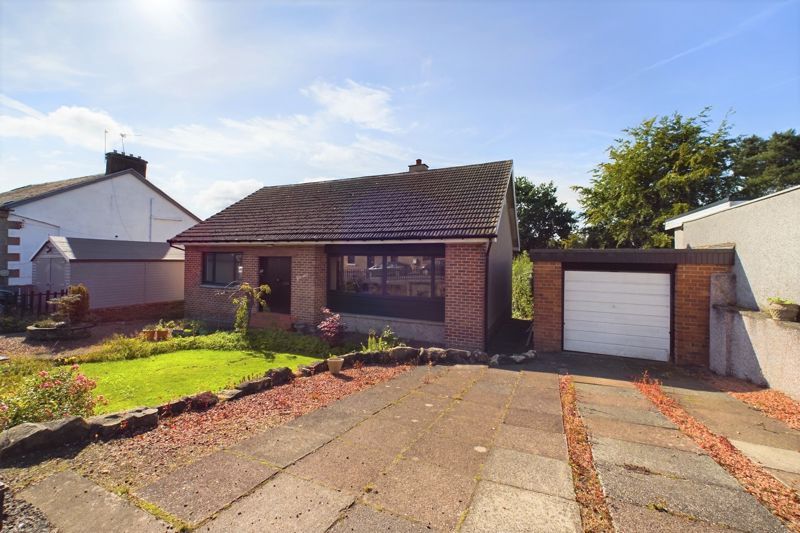 3 bed bungalow for sale in Carnwath Road, Carluke ML8, £199,000 Zoopla