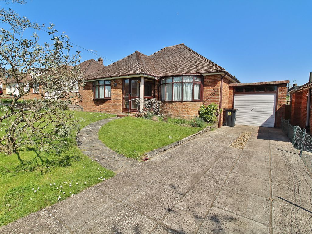 2 bed detached bungalow for sale in Chestnut Avenue, Bedhampton, Havant