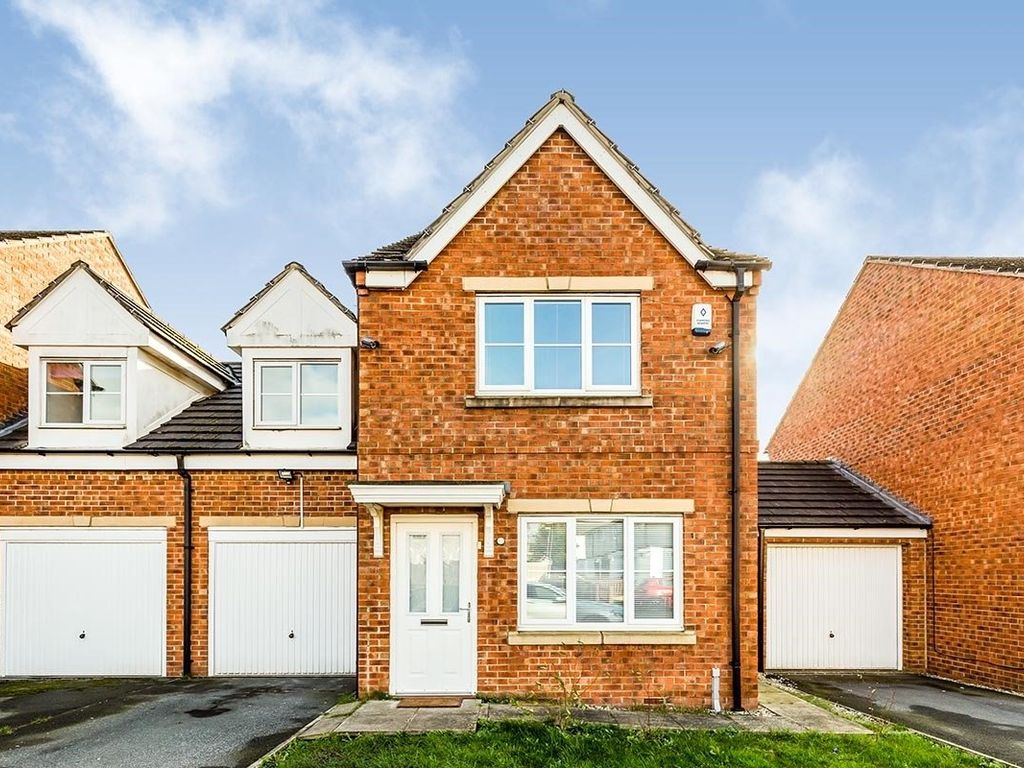 3 bed linkdetached house to rent in Whinmoor Way, Leeds, West