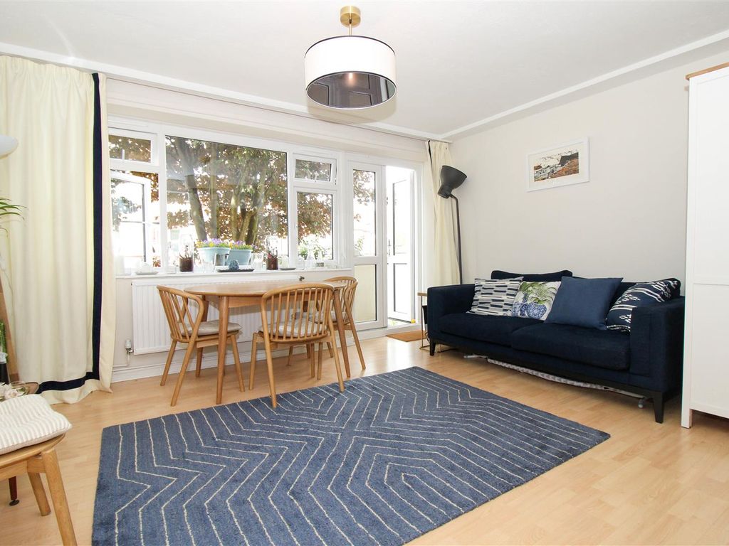 2 bed flat for sale in Warwick Gardens, London N4 Zoopla