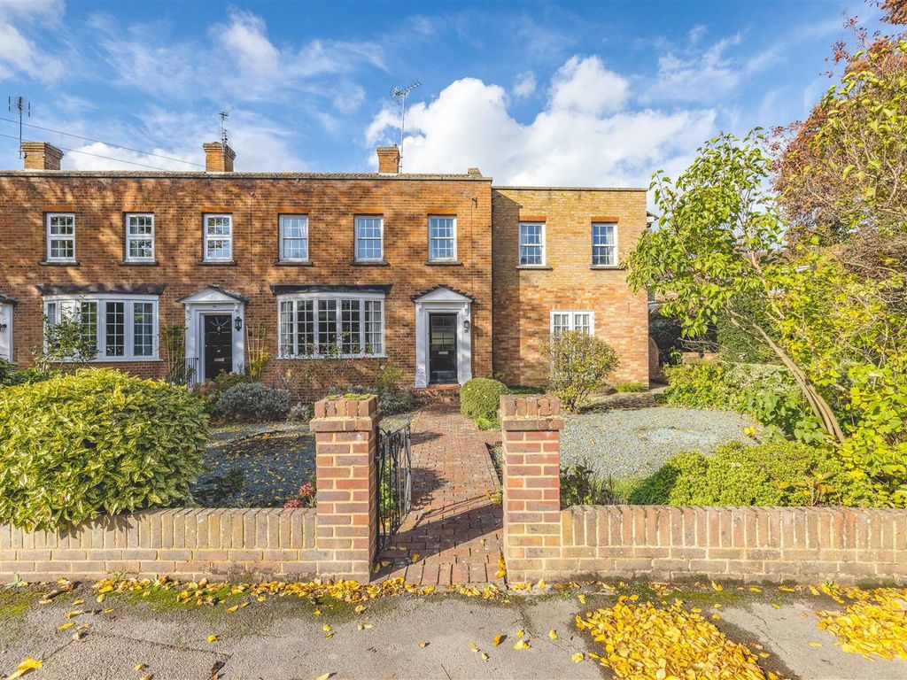 4 bed end terrace house for sale in Parsonage Lane, Windsor SL4 Zoopla