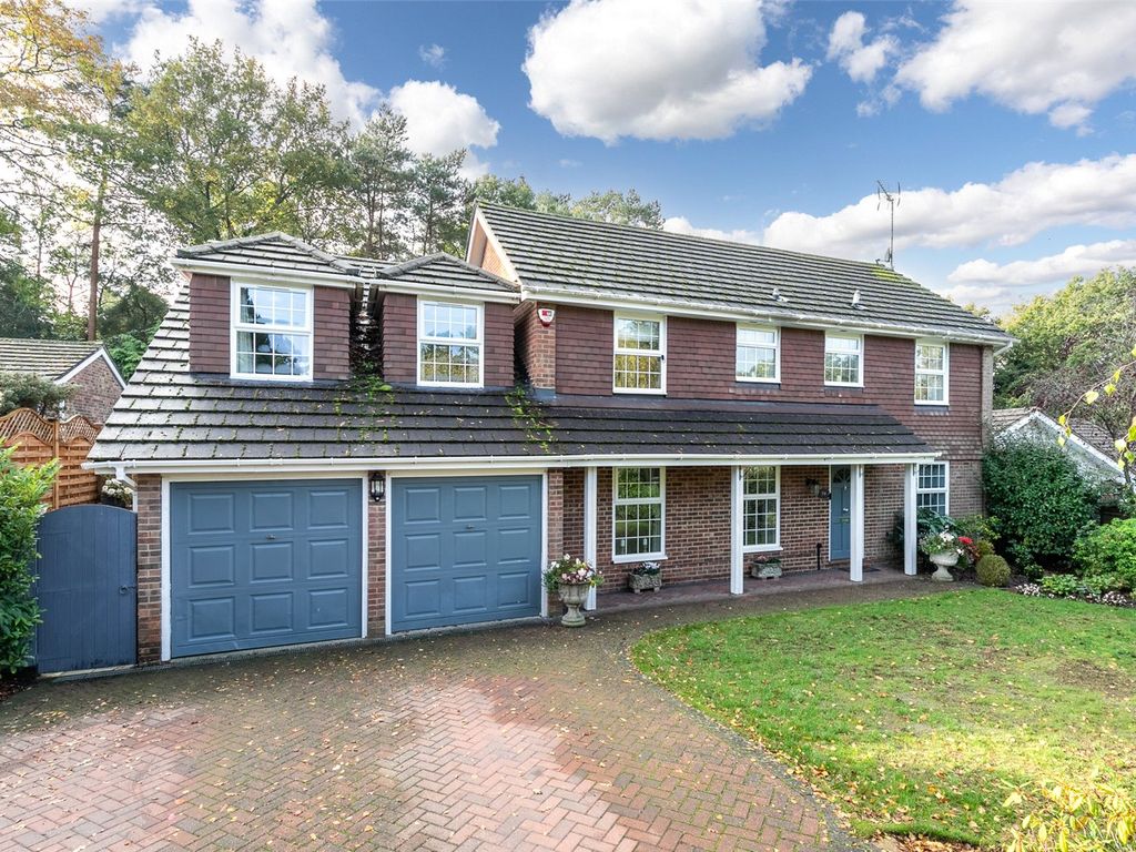 4 bed detached house for sale in Hurstwood, Ascot SL5, £1,275,000 Zoopla