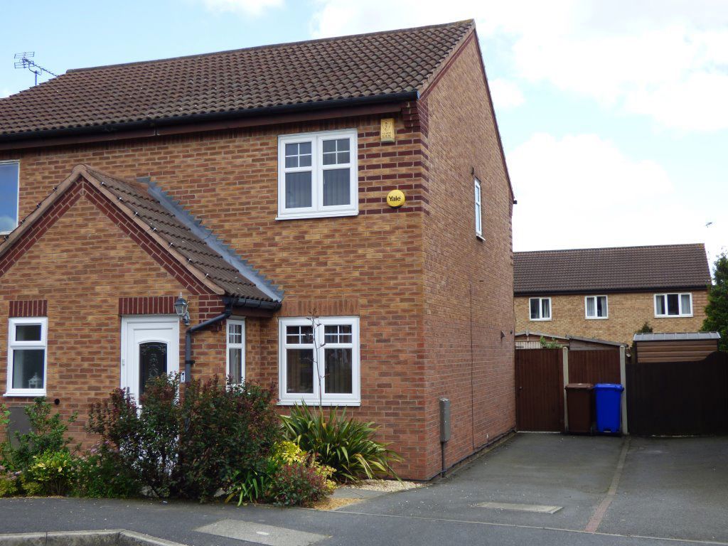 2 bed semidetached house to rent in Gadsby Close, Ilkeston DE7, £875