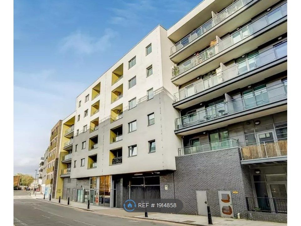 1 bed flat to rent in Diprose Court, London E3, £1,863 pcm - Zoopla