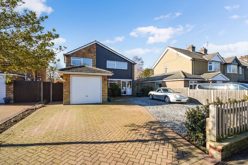 4 bed detached house for sale in Green End Street, Aston Clinton