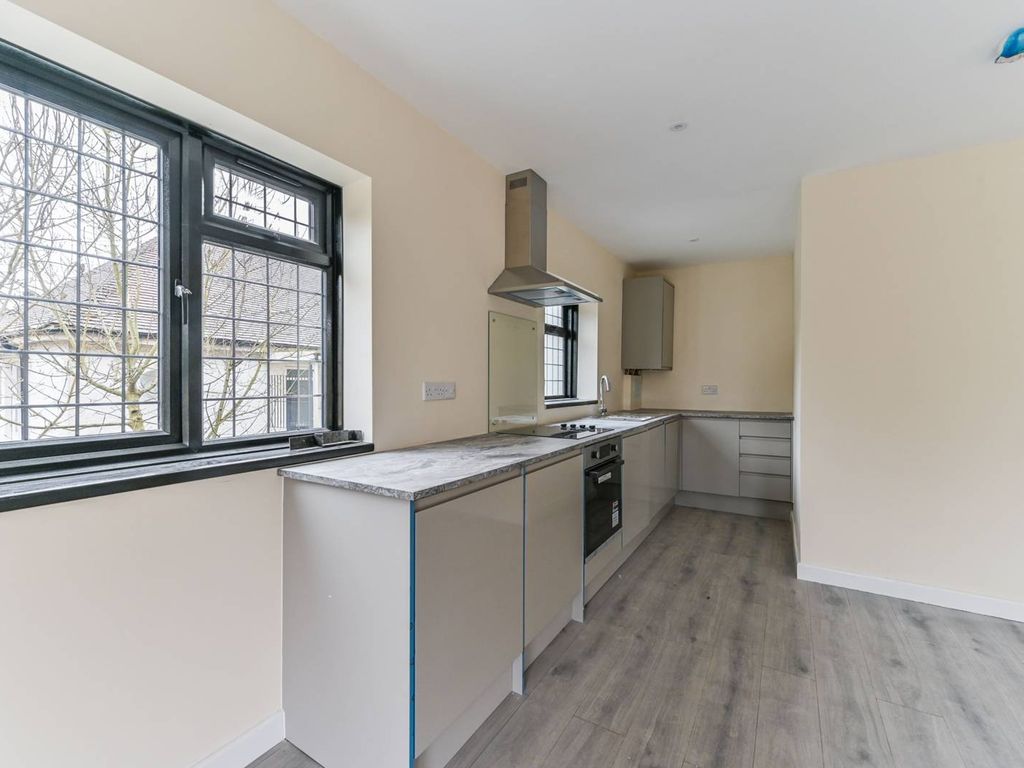 2 bed flat to rent in Station Approach Road, Sutton, Tadworth KT20 Zoopla