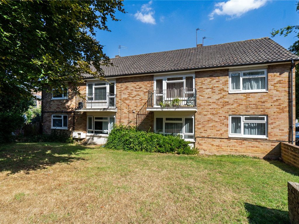 2 bed flat for sale in Farmlands, Pinner, Middlesex HA5 Zoopla