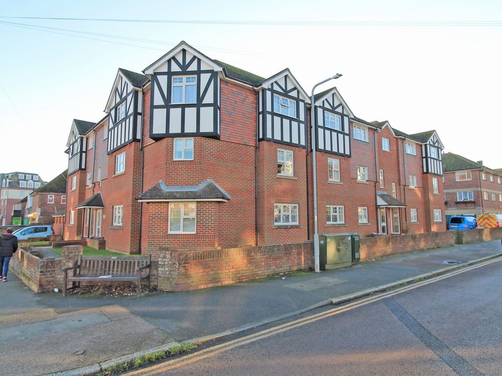 2 bed flat for sale in 16 Cantelupe Road, Bexhill On Sea TN40 Zoopla