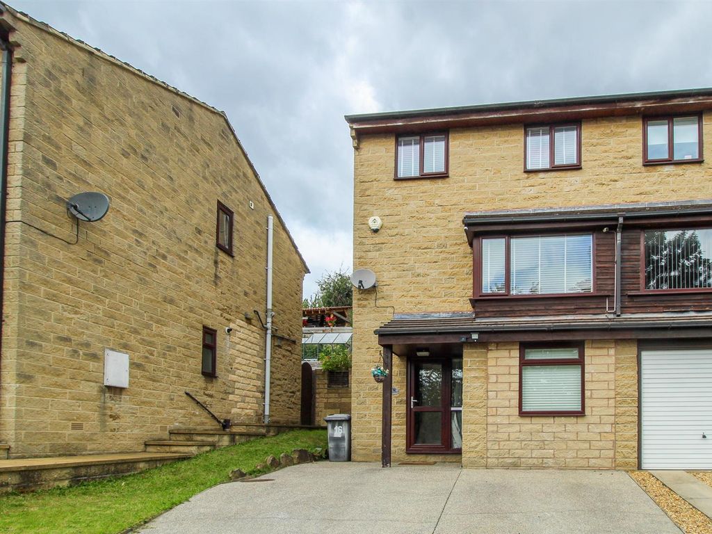 3 bed semidetached house for sale in Camilla Court, Earlsheaton