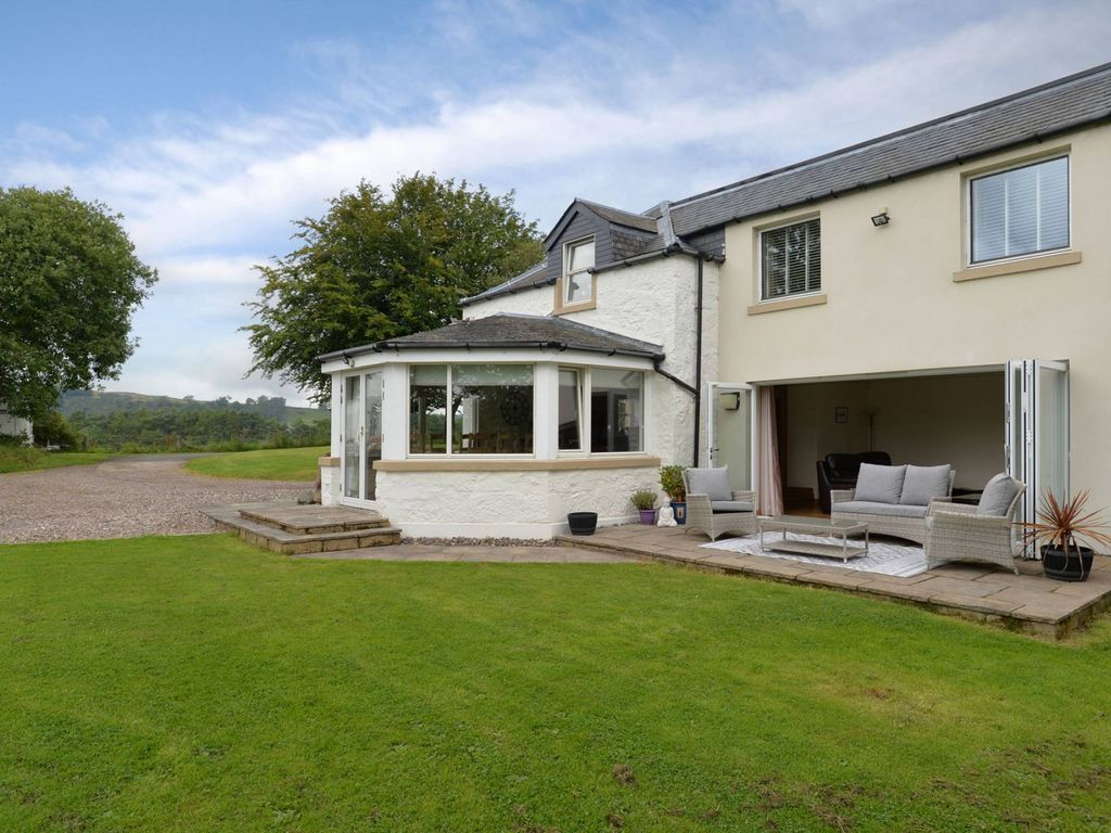 4 bed semidetached house for sale in Craigluscar Road, Dunfermline