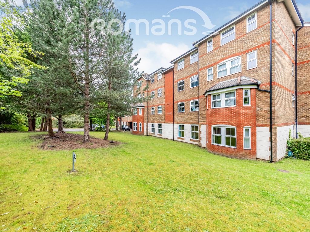 2 bed flat to rent in Wingate Court, Aldershot GU11 Zoopla