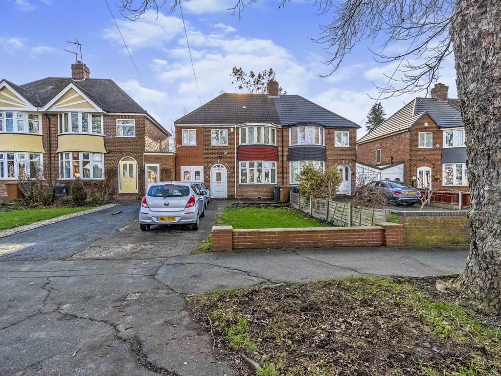 4 bed semidetached house for sale in Walstead Road, Walsall, West