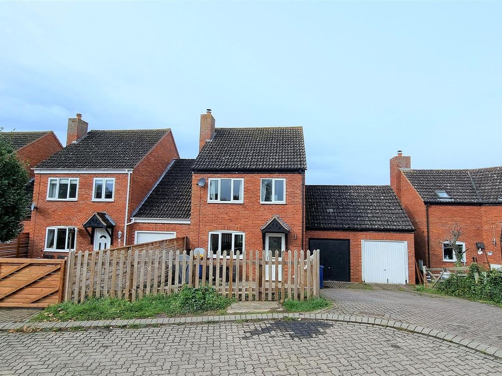 3 bed linkdetached house for sale in Chester Close, Apperley, Gloucester GL19 Zoopla