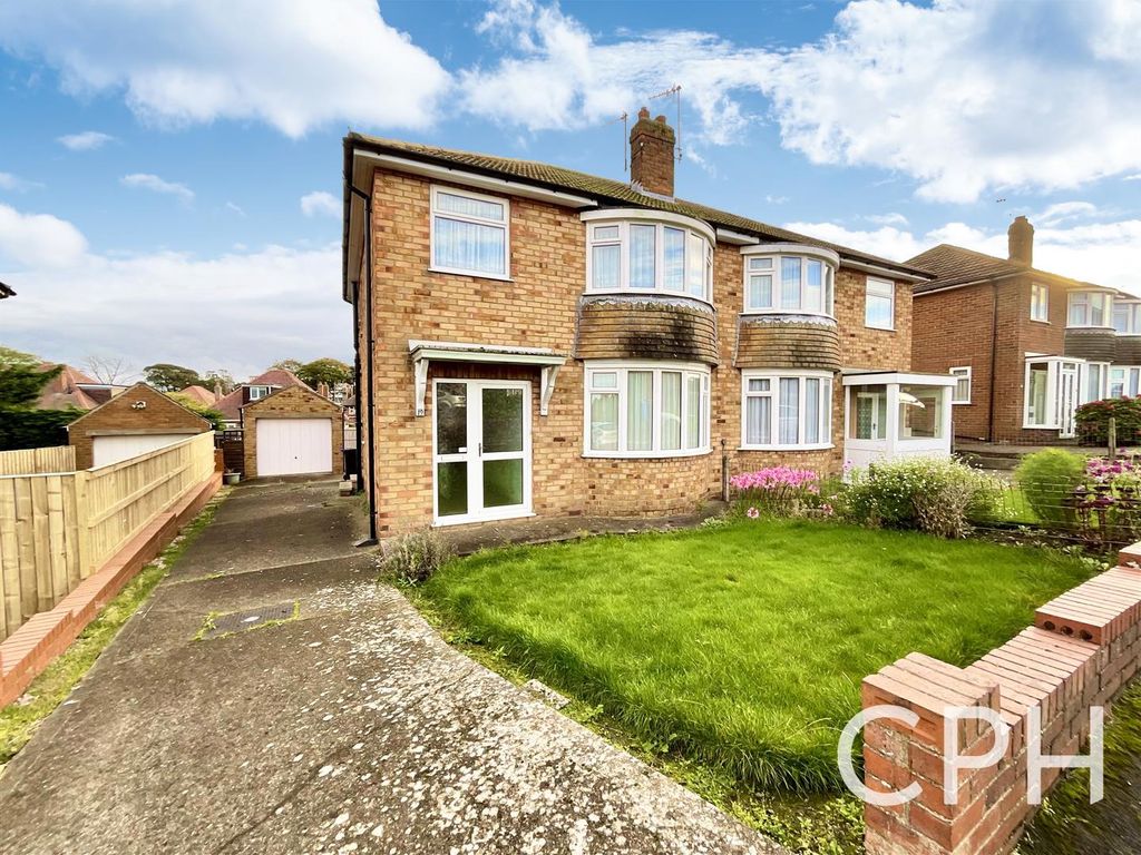 3 bed property for sale in Southlands Grove, Scarborough YO12, £209,995