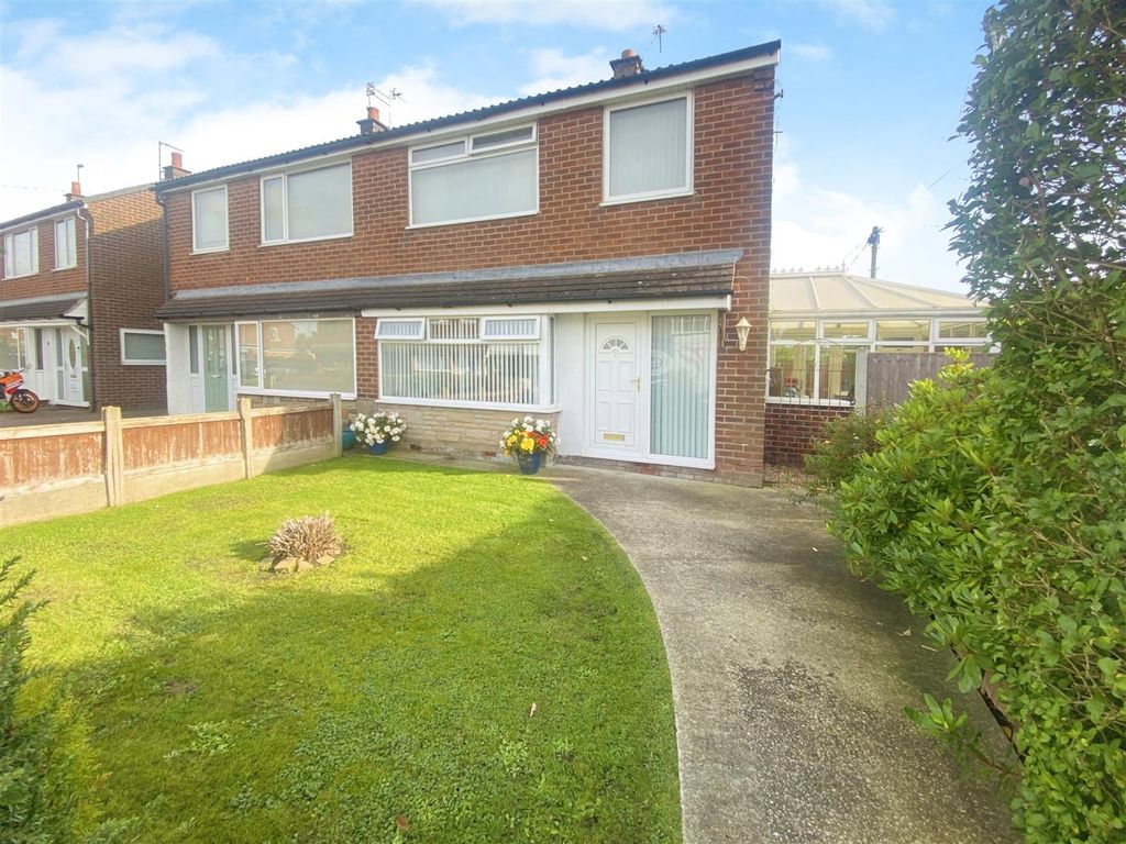 3 bed semidetached house for sale in Marina Drive, Lostock Hall