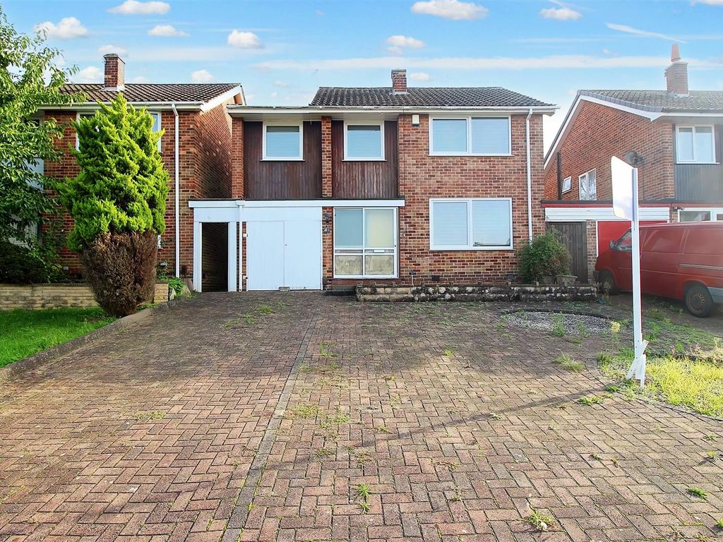 3 bed detached house for sale in Longleat Crescent, Beeston, Nottingham NG9, £320,000 Zoopla