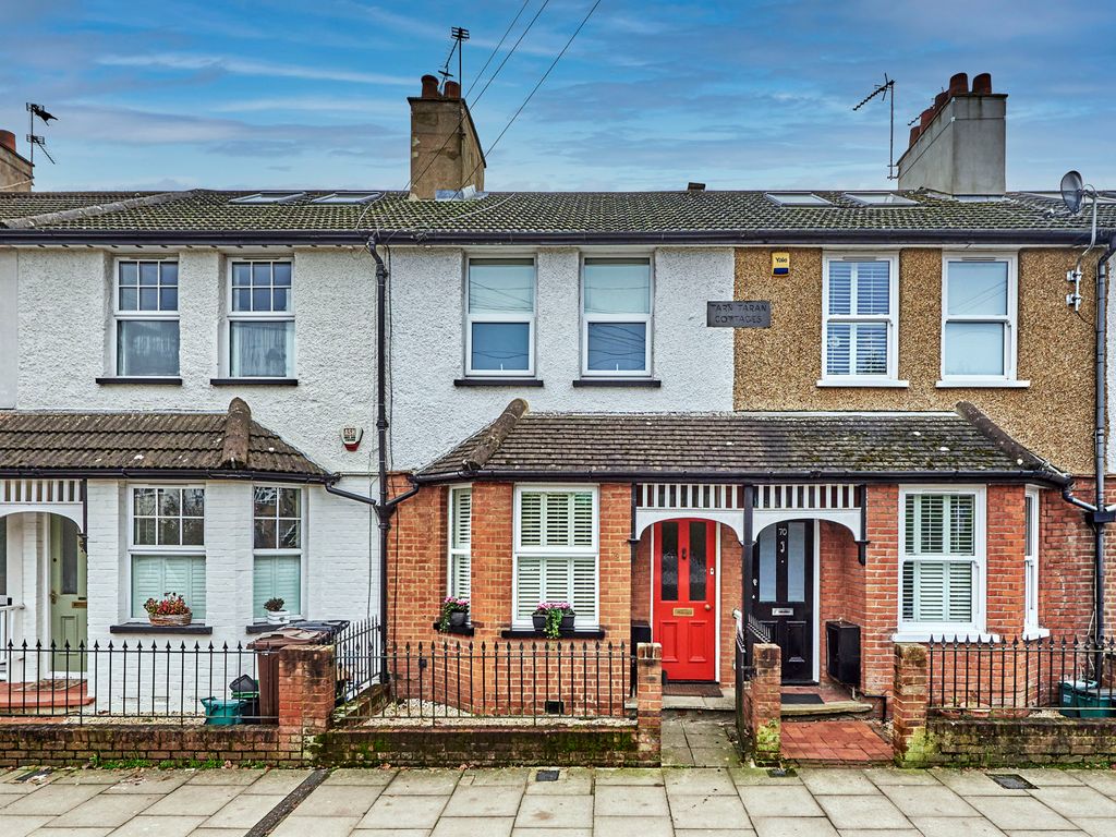 3 bed terraced house for sale in Brampton Road, St. Albans