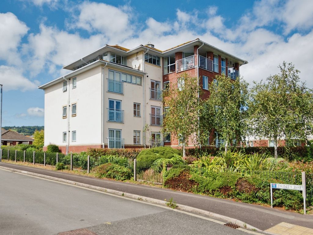 2 bed flat for sale in Trinity Way, Minehead TA24, £289,950 Zoopla
