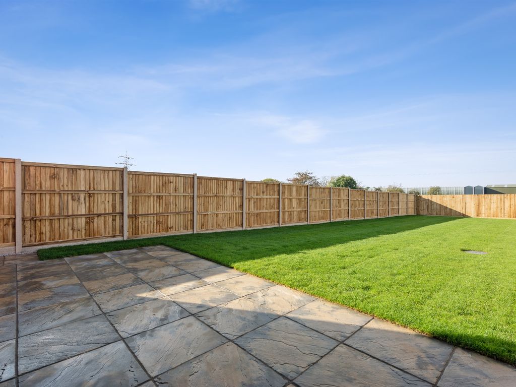 New home, 4 bed semidetached house for sale in Meadow View, Nazeing