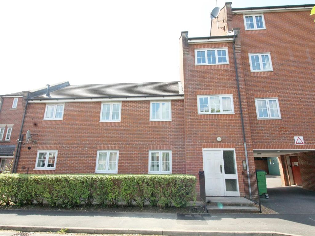2 bed flat to rent in Valley Mill Lane, Bury BL9, £825 pcm Zoopla