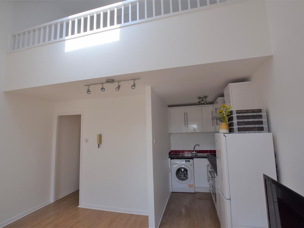 1 bed property to rent in Alexander Close, New EN4 Zoopla