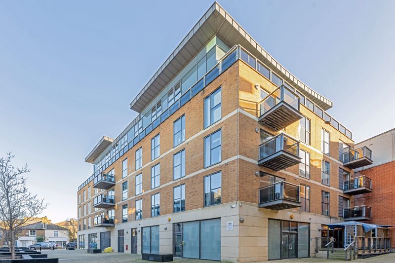 2 bed flat for sale in Surbiton Plaza, St. Marys Road, Surbiton KT6, £