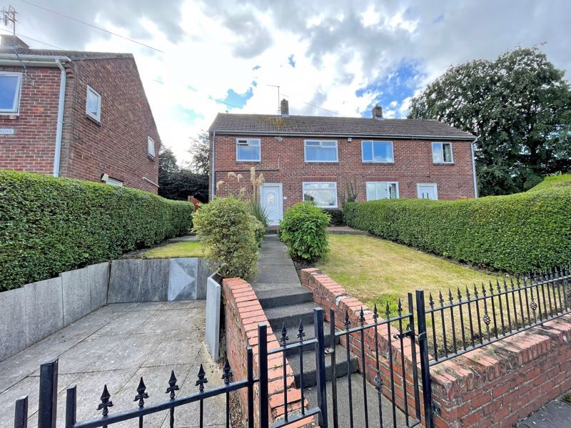 2 bed semidetached house for sale in Lime Grove, Ryton NE40, £100,000