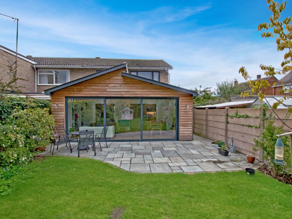 3 bed semidetached house to rent in Pierce Lane, Fulbourn, Cambridge